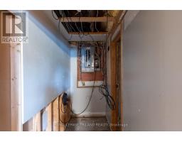 1069 HAMILTON ROAD - 32