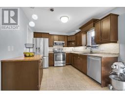 12 HAWTHORN COURT - 15