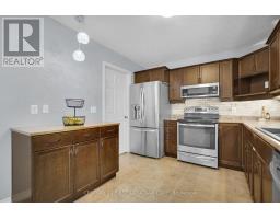 12 HAWTHORN COURT - 17