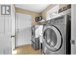 12 HAWTHORN COURT - 21