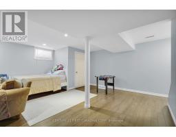 12 HAWTHORN COURT - 32