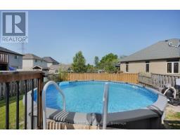 12 HAWTHORN COURT - 36