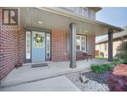 12 HAWTHORN COURT - 4
