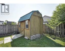 12 HAWTHORN COURT - 44