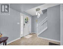 12 HAWTHORN COURT - 6