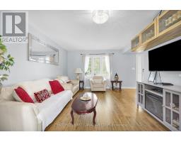 12 HAWTHORN COURT - 9