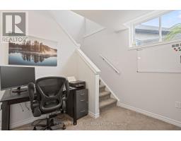 44 VIOLET COURT - 32