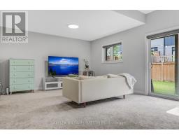 22 - 819 KLEINBURG DRIVE - 32