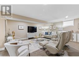 28 WEIR CRESCENT - 32