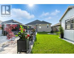 28 WEIR CRESCENT - 46