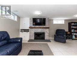 14 PONDEROSA CRESCENT - 32