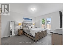 11 AUBURN DRIVE - 20