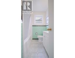 47 HIGHVIEW AVENUE W - 21