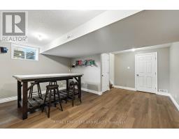 1812 BAYSWATER CRESCENT - 28