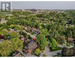 4 - 130 WINDSOR CRESCENT - 47