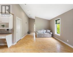 370 JONATHAN STREET - 10