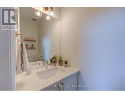 15 KEMP CRESCENT - 13