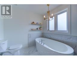 15 KEMP CRESCENT - 17