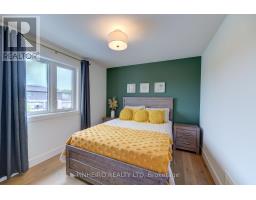 15 KEMP CRESCENT - 18