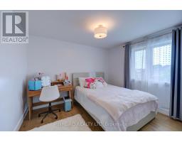 15 KEMP CRESCENT - 19