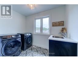 15 KEMP CRESCENT - 22
