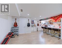15 KEMP CRESCENT - 25