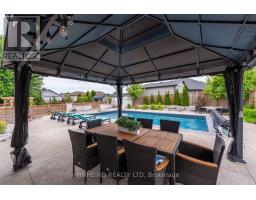 15 KEMP CRESCENT - 33