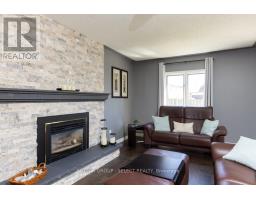 135 ACORN PLACE - 11