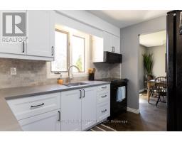 135 ACORN PLACE - 14