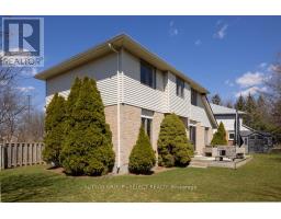 135 ACORN PLACE - 35