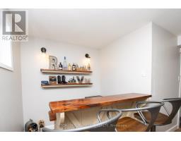 26 SURREY COURT - 25