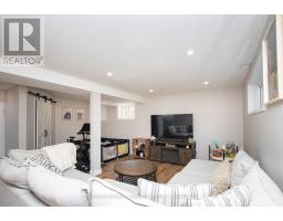 26 SURREY COURT - 26