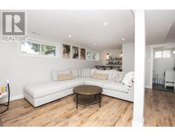 26 SURREY COURT - 27