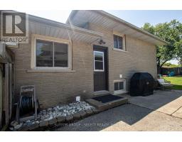 26 SURREY COURT - 32