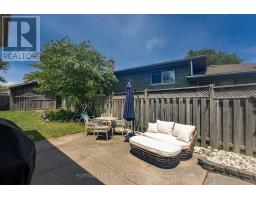 26 SURREY COURT - 33