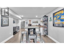 697 BARKER STREET - 22