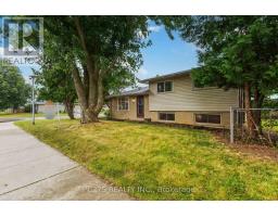 49 FROBISHER CRESCENT - 2