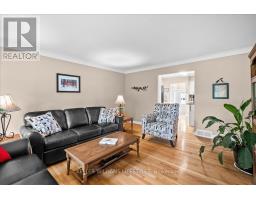 15 BAYLEY STREET - 15