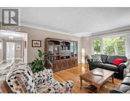 15 BAYLEY STREET - 16