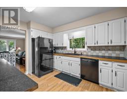 15 BAYLEY STREET - 18