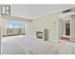 808 - 4 WILLOW STREET - 18