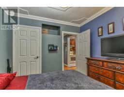 25 FOSTER AVENUE - 17