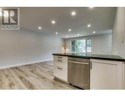 42 WENLOCK CRESCENT - 7