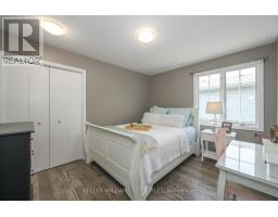 18 THUNDERBIRD CRESCENT - 34