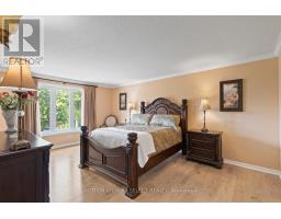 487 JEFFREYBROOK CLOSE - 18