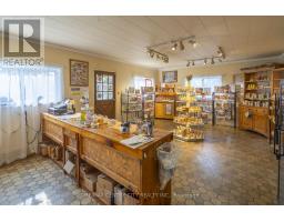 39006 ZURICH-HENSALL ROAD - 20