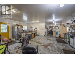 39006 ZURICH-HENSALL ROAD - 23