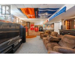 58 VILLENEUVE CRESCENT - 21