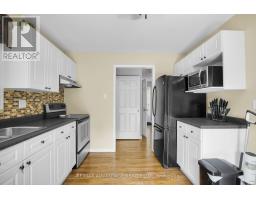 19 SOUTHCOTT COURT - 13