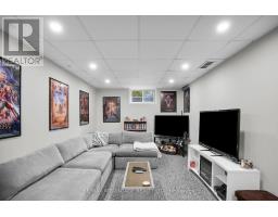 19 SOUTHCOTT COURT - 4